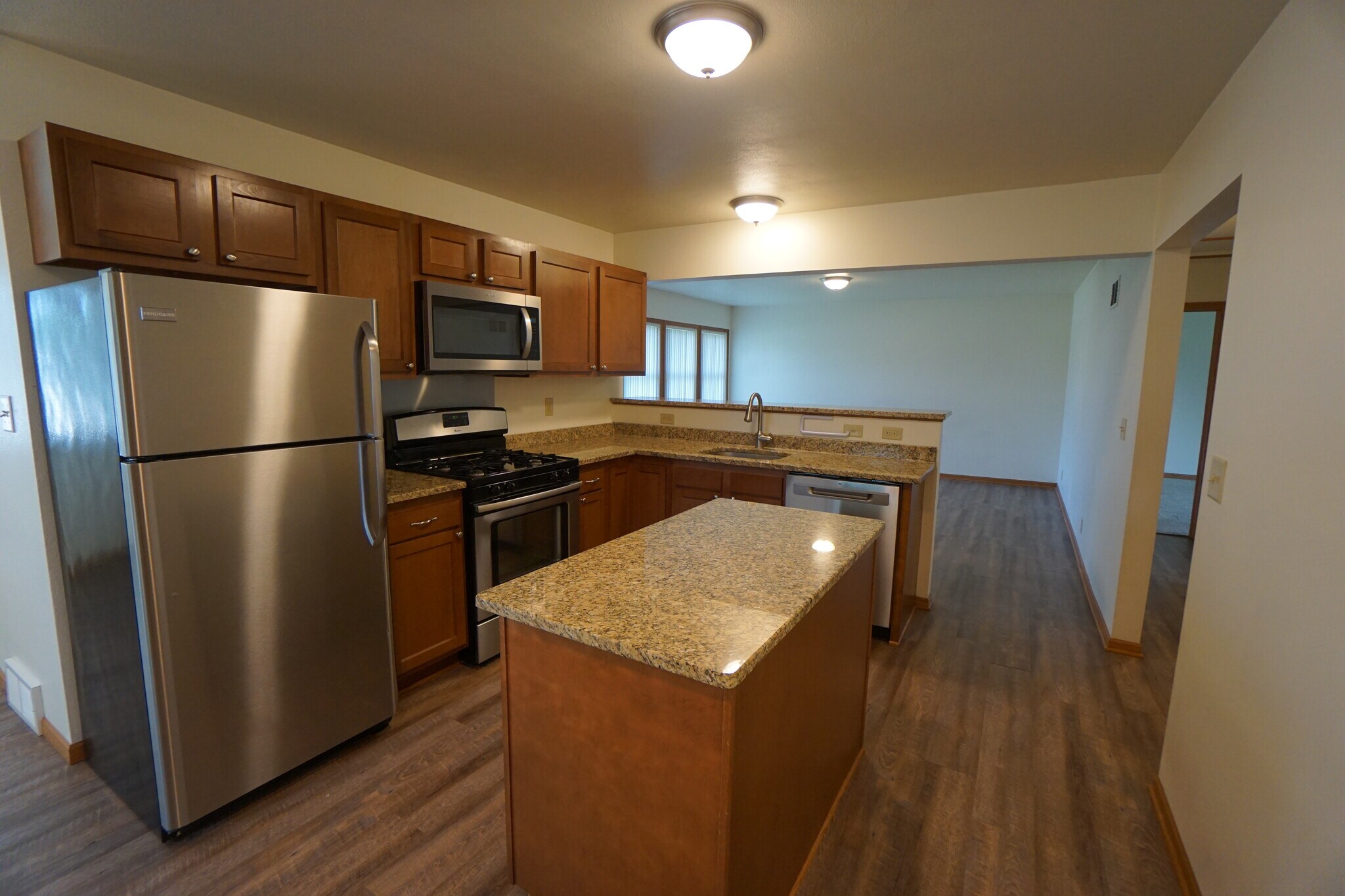 Island and Breakfast bar - 2037 S Main St