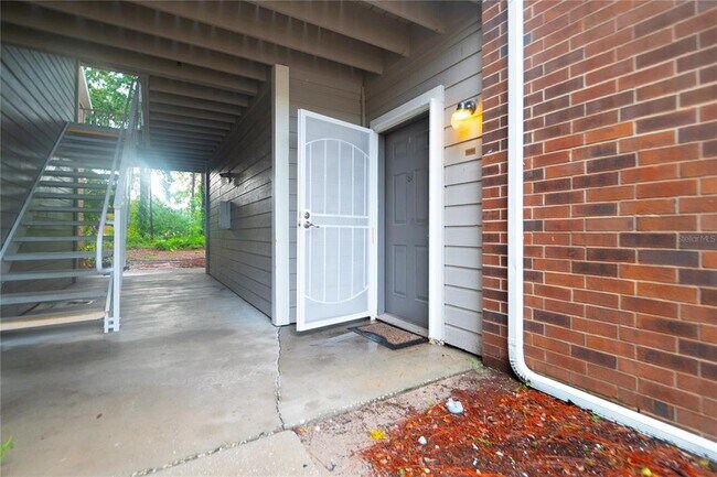Building Photo - 1400 Gandy Blvd N