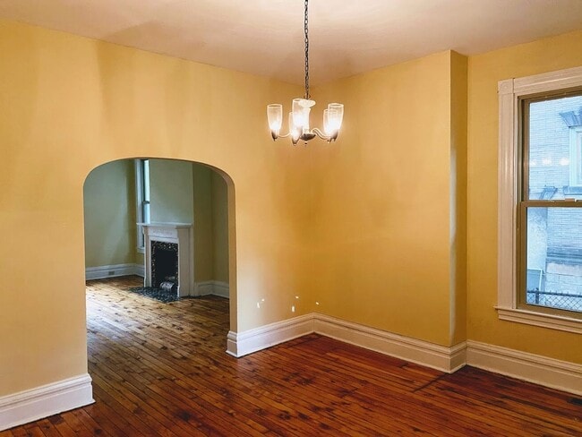 Building Photo - 5910 Howe St