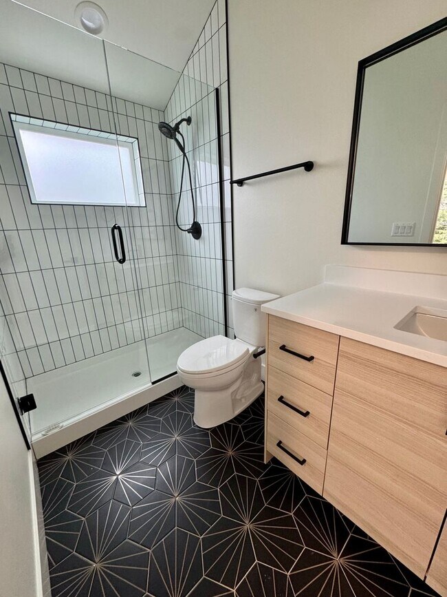 Building Photo - 2 Bedroom 2 Bathroom Greenwood New Construction!