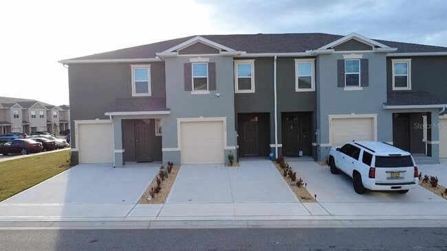 Building Photo - 1635 Thicket Ave