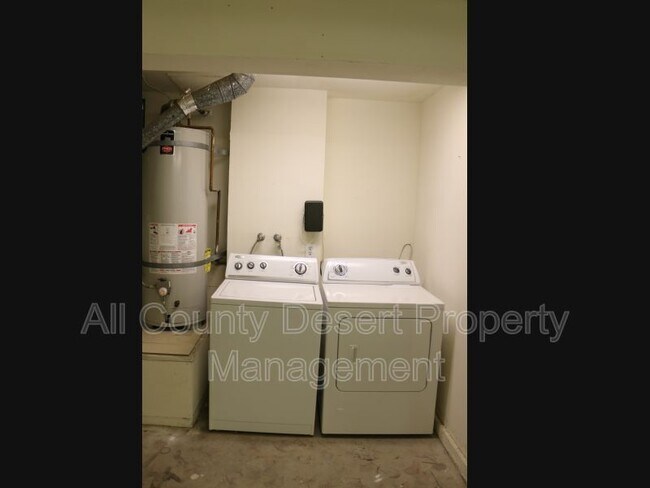 Building Photo - 45426 Driftwood Dr