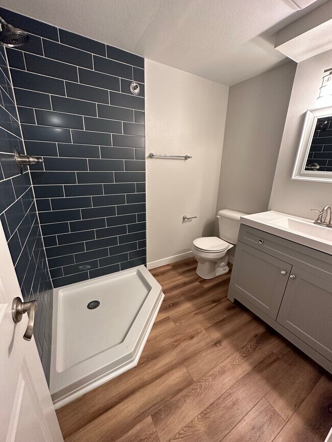 Building Photo - 6117 Kevin Ave