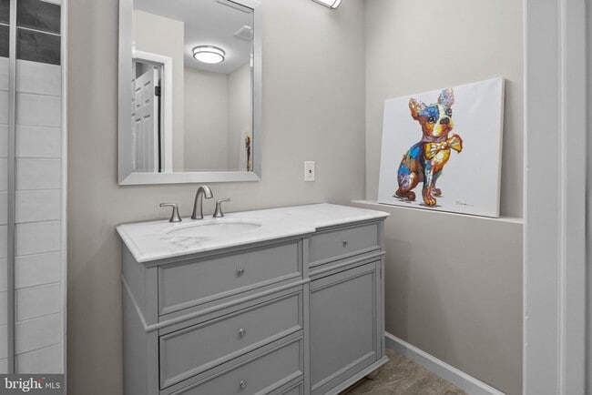 Building Photo - 111 Hidden Valley Ln