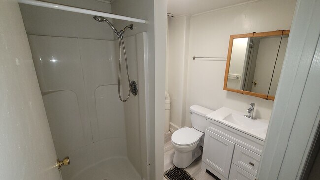 Building Photo - 1302 4th St