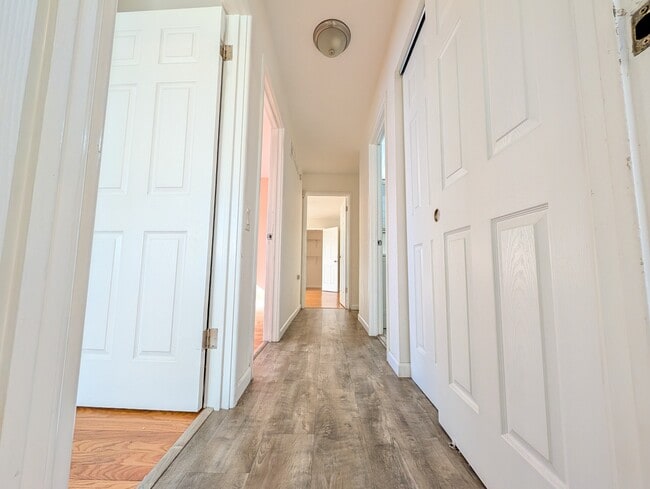 Building Photo - 3670 Tremont Dr