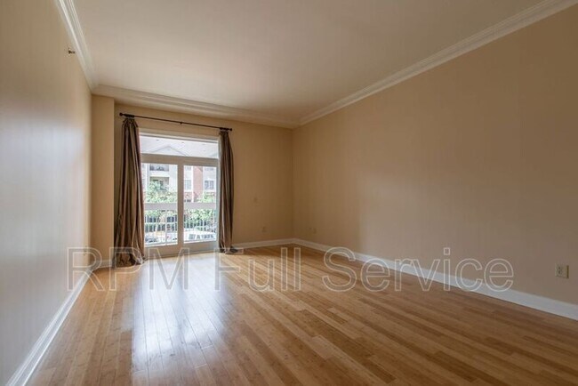 Building Photo - 110 31st Ave N