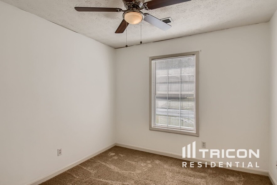 Building Photo - 218 River Birch Dr