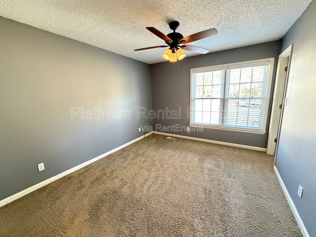 Building Photo - 2063 Winsburg Dr