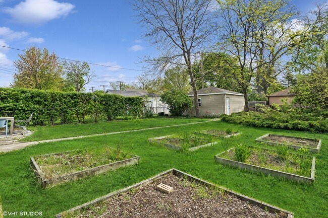 Building Photo - 534 Ridgeland Ave