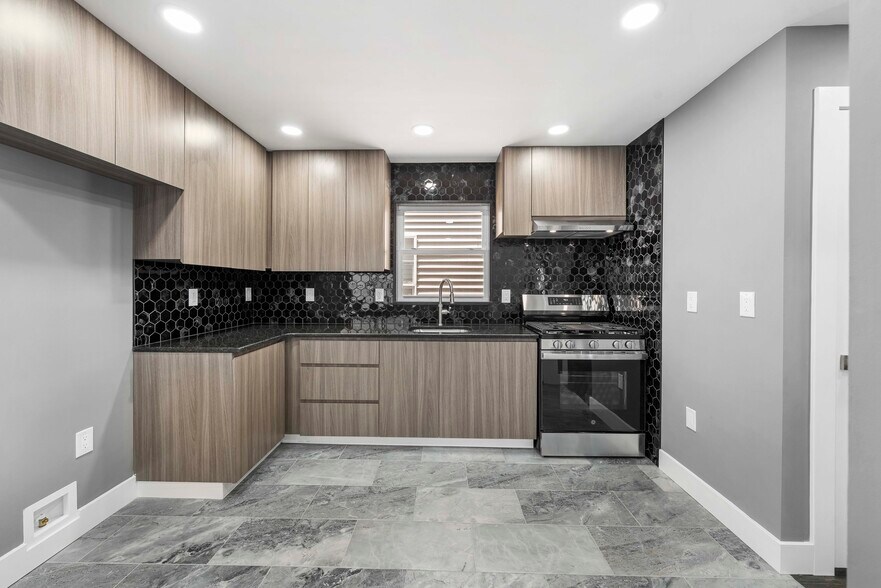 Kitchen - 1117 Chestnut St