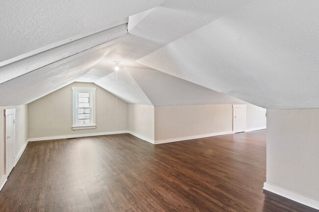 Building Photo - Coming Soon - Charming 3 Bedroom, 1 Bath S...