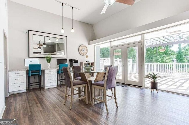 Building Photo - 707 Franklin Dr SE