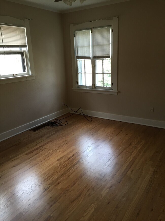 Building Photo - Ranch House for Rent