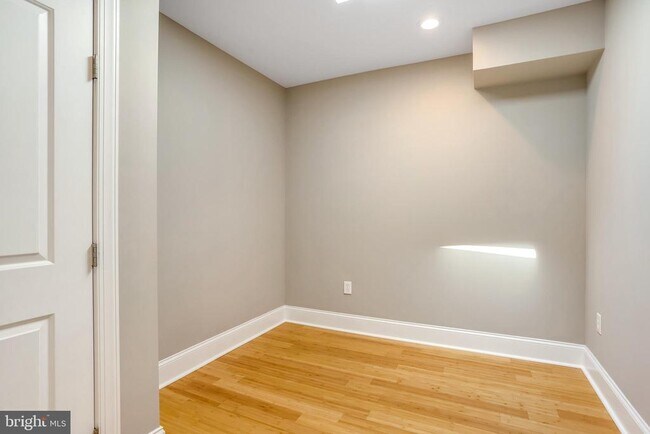 Building Photo - 1716 M St NE