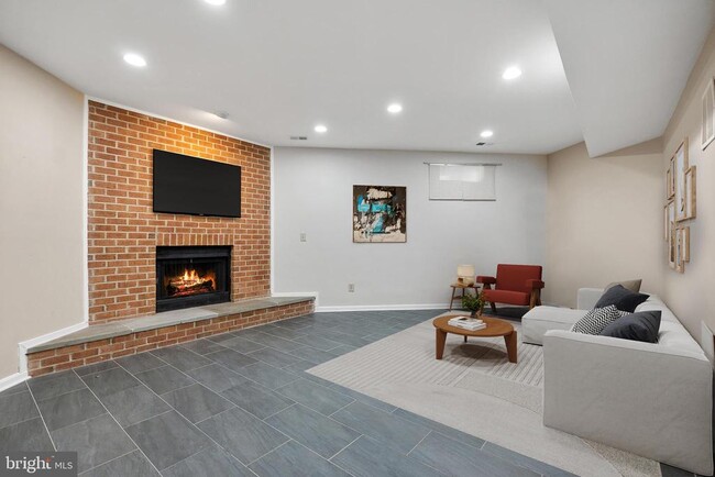 Building Photo - 10849 Whiterim Dr