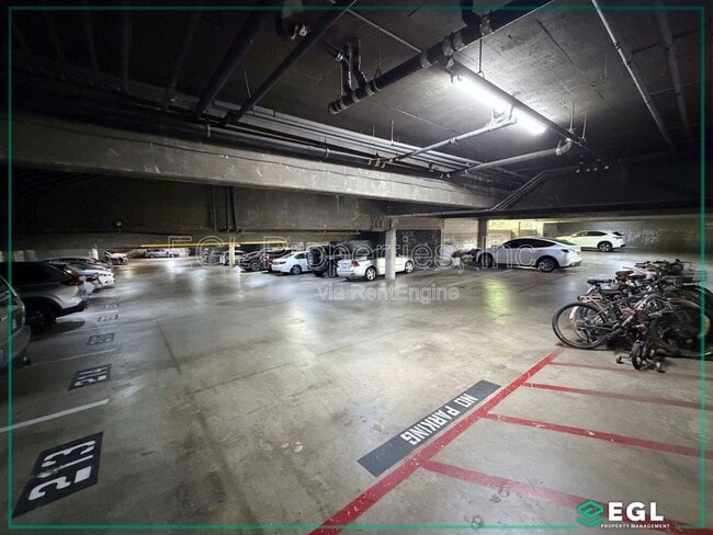 Building Photo - 6275 Canterbury Dr