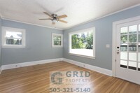 Building Photo - 4+ Bedroom, 2 Bath Craftsman Bungalow Avai...