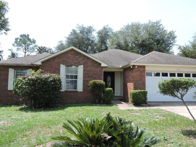 Building Photo - 211 Westview Dr