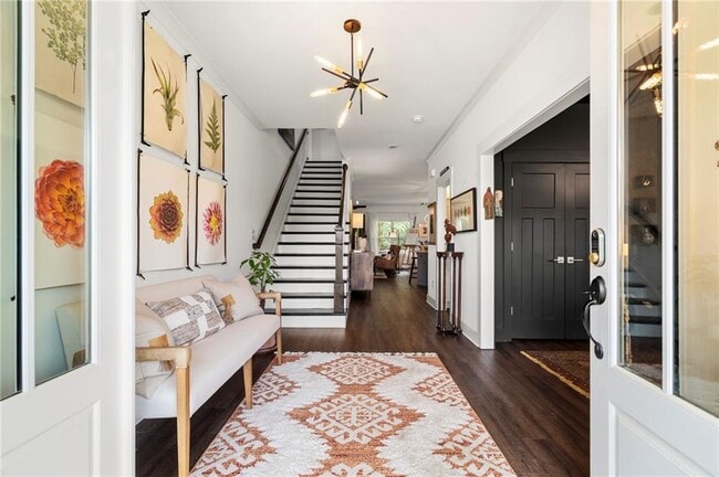 Building Photo - 175 STONELEDGE TRCE N