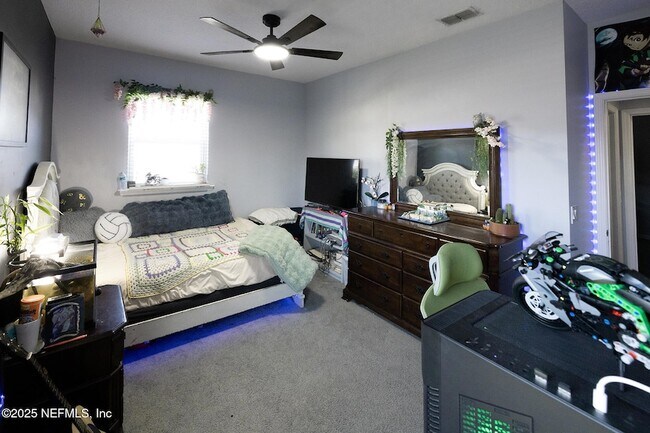 Building Photo - 35 Mercutio Ln