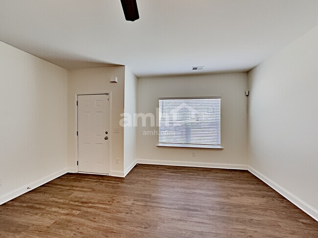 Building Photo - 179 Makenna Dr