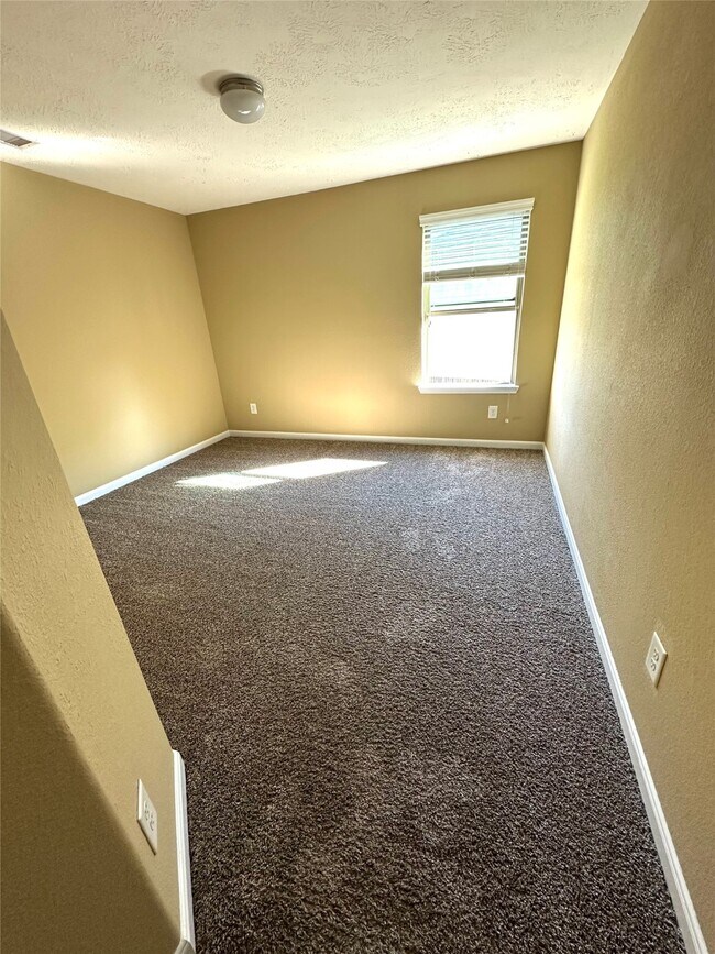 Building Photo - 21406 Piralta Ridge Ln