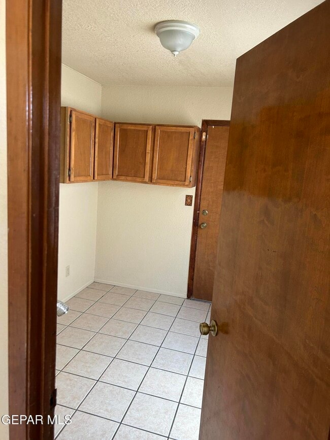 Building Photo - 419 El Camino Dr