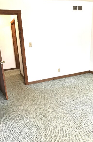 Building Photo - 1770 IN-46