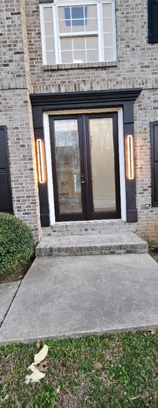 Building Photo - 6635 Ashebrooke Dr