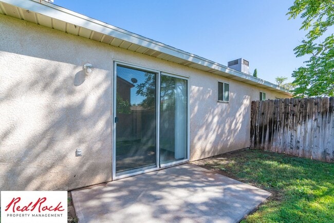 Building Photo - 2620 E 700 N
