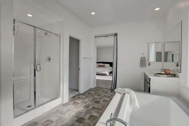 Building Photo - Modern Comfort Meets Stunning Mountain Views