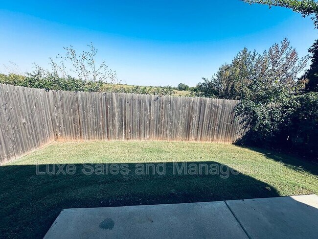 Building Photo - 11412 N Lincoln Blvd