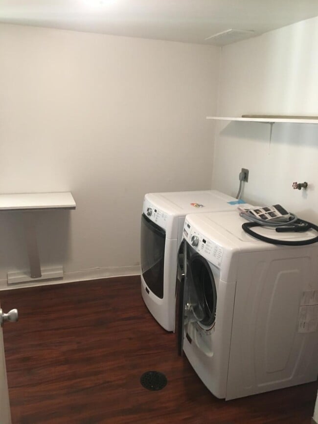 Building Photo - 10341