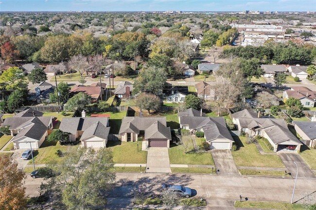 Building Photo - 2602 Chimneystone Cir