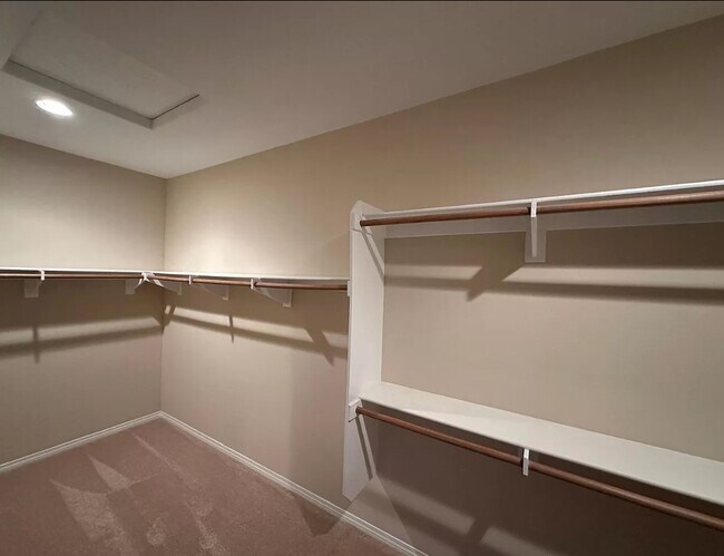 Building Photo - 26526 Craftsmen Ct