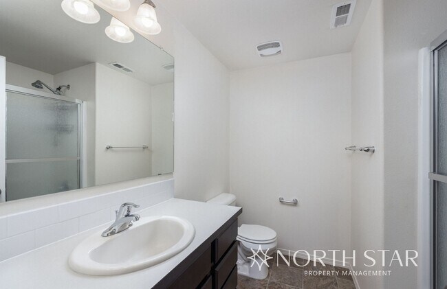 Building Photo - Recently Renovated 3 Bed, 2.5 Bath w/ Offi...