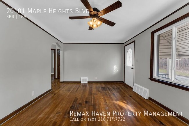 Building Photo - 20101 Maple Hts Blvd, Maple Hts - Lovely 3...