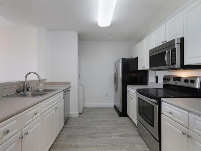 Building Photo - 1155 Main St