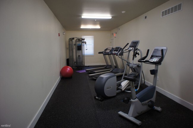 Building Photo - 3836 Spring Garden St