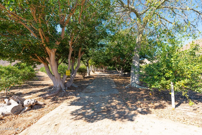 Building Photo - 1057 E La Loma Ave