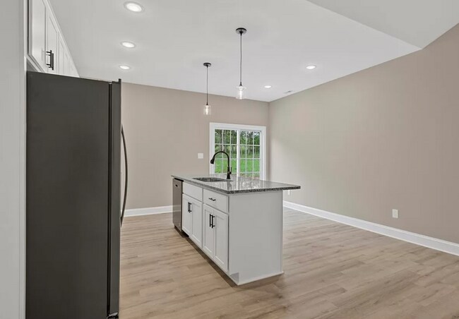 Building Photo - 2785 Cedrus Avenue - NEW RESIDENT PRICING! REDUCED BY $100/MO!