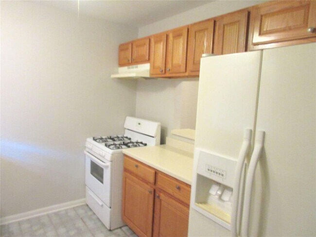 Building Photo - 1230 Shadowdale Dr