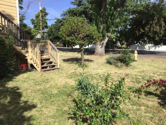 Building Photo - 101 W Main St