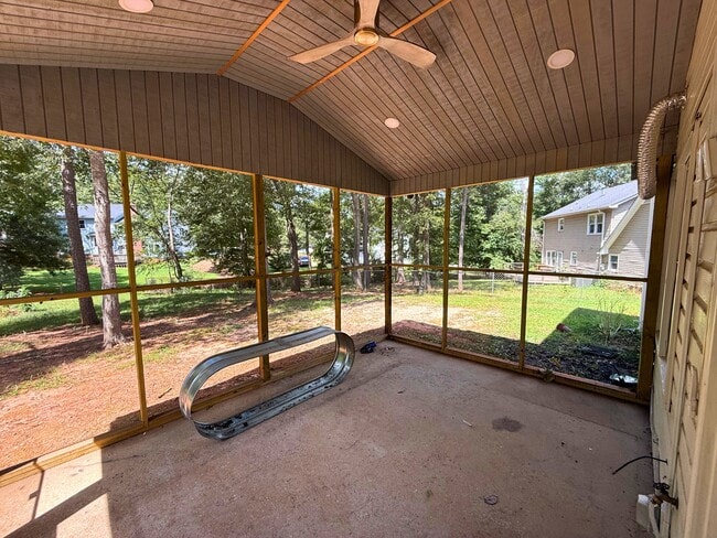 Building Photo - 107 Courtneybrook Trail