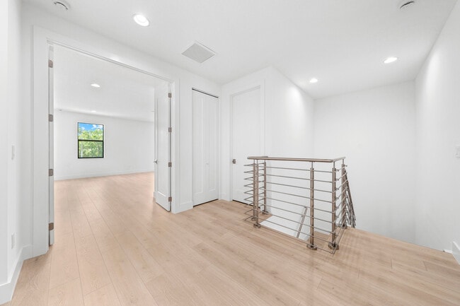 Building Photo - 1450 SW 23rd St
