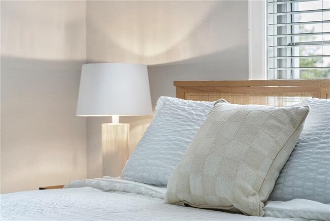 Building Photo - 5307 S Bellview Rd