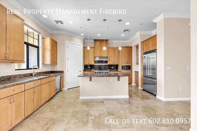 Building Photo - 7297 N Scottsdale Rd