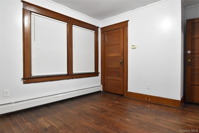 Building Photo - 28 Roosevelt Ave