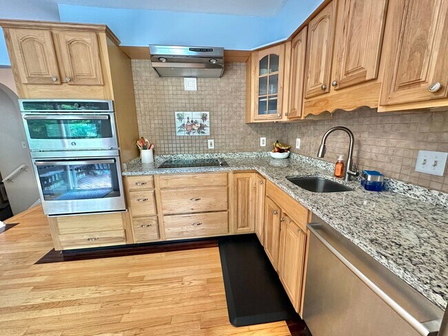 Building Photo - STAFFORD TOWNHOUSES - CLOSE TO QUANTICO